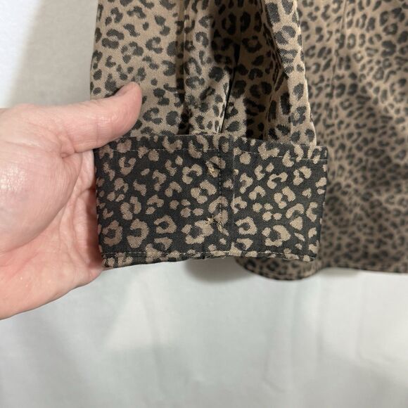 Chico's No Iron Button Leopard Print Button Up Shirt Blouse Size 2 US 12/14 - Picture 8 of 9